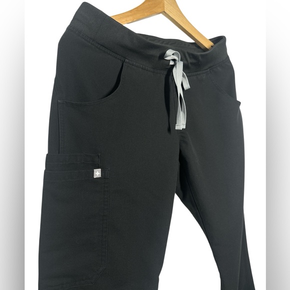 Figs Kade Cargo Scrub Pants in Black - Picture 3 of 8